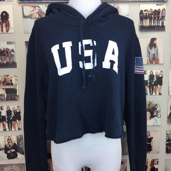 Brandy Melville Sweaters - Brandy melville usa flag sleeve cropped hoodie